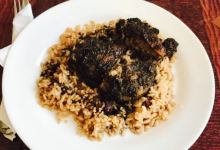 Mrs. D Jerk Roti & Pastry美食图片