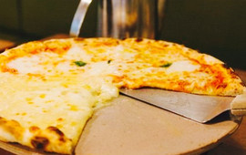 Nom Stone Fire Pot Pizza and Pasta