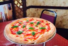 Sid's Super Submarines, Pizza & Beer 6-Pack Shop美食图片