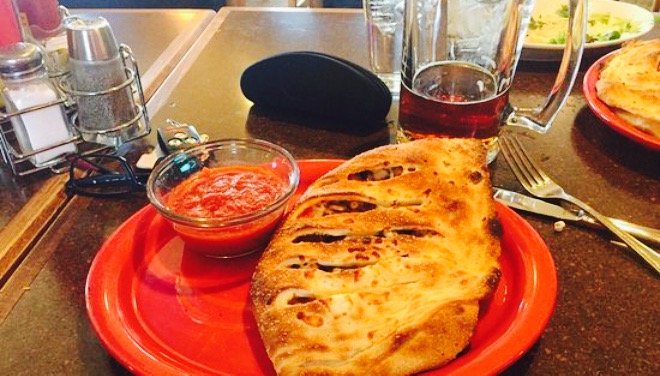Roosters Grille & Pizzaria