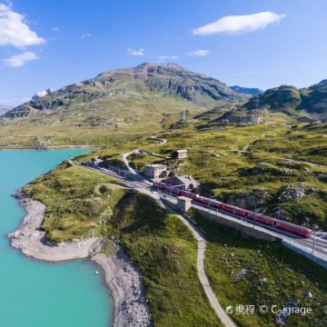 意大利米兰出发一日两国之旅 科莫湖/圣莫里茨/伯尔尼纳火车票