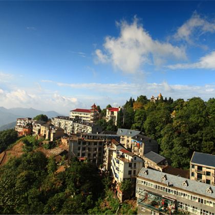 信阳+鸡公山景区+波尔登森林公园+南湾湖风景区+驻马店+南海禅寺+金顶山+嵖岈山风景区6日5晚私家团