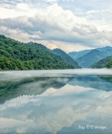 5日4晚 • 深度遊郴州：東江湖+莽山+五指峰+高椅嶺+九龍水寨+鳳凰島景區，
