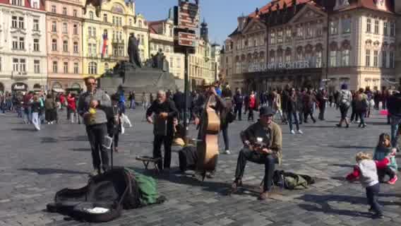 布拉格经典老人乐团