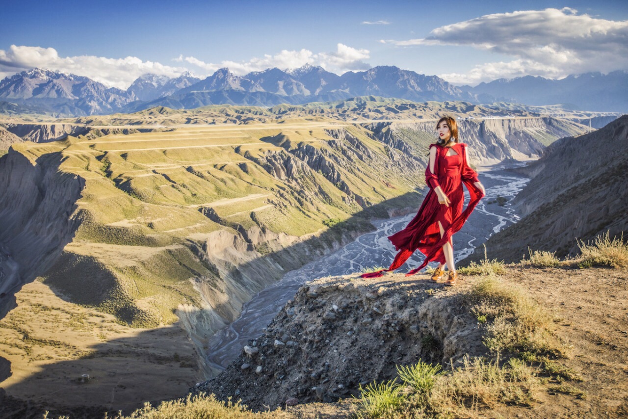 新疆红山大峡谷，大地的鬼斧神工