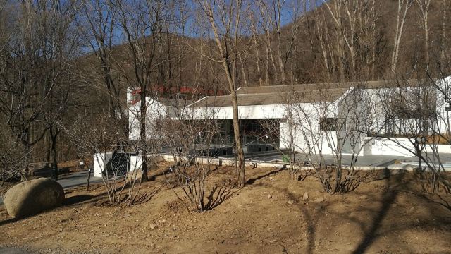 Commune by the Great Wall