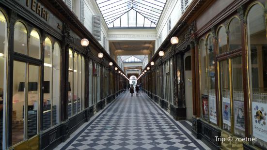 Claridge Gallery (Galerie du Claridge)