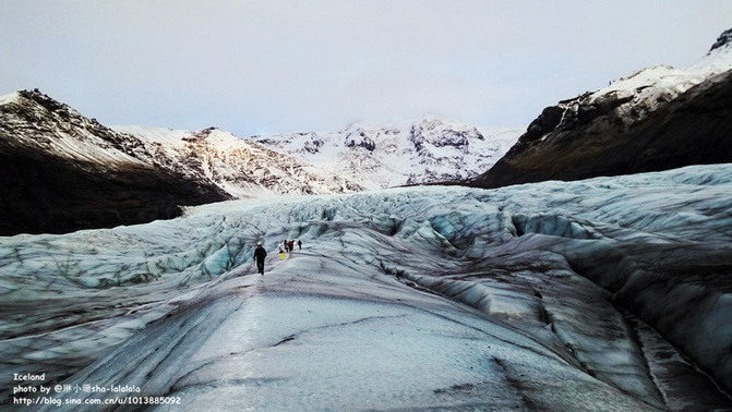 到达了svínafellsjökull冰川，也就是冰岛瓦特纳国家冰川公园，即将开始体验glacier