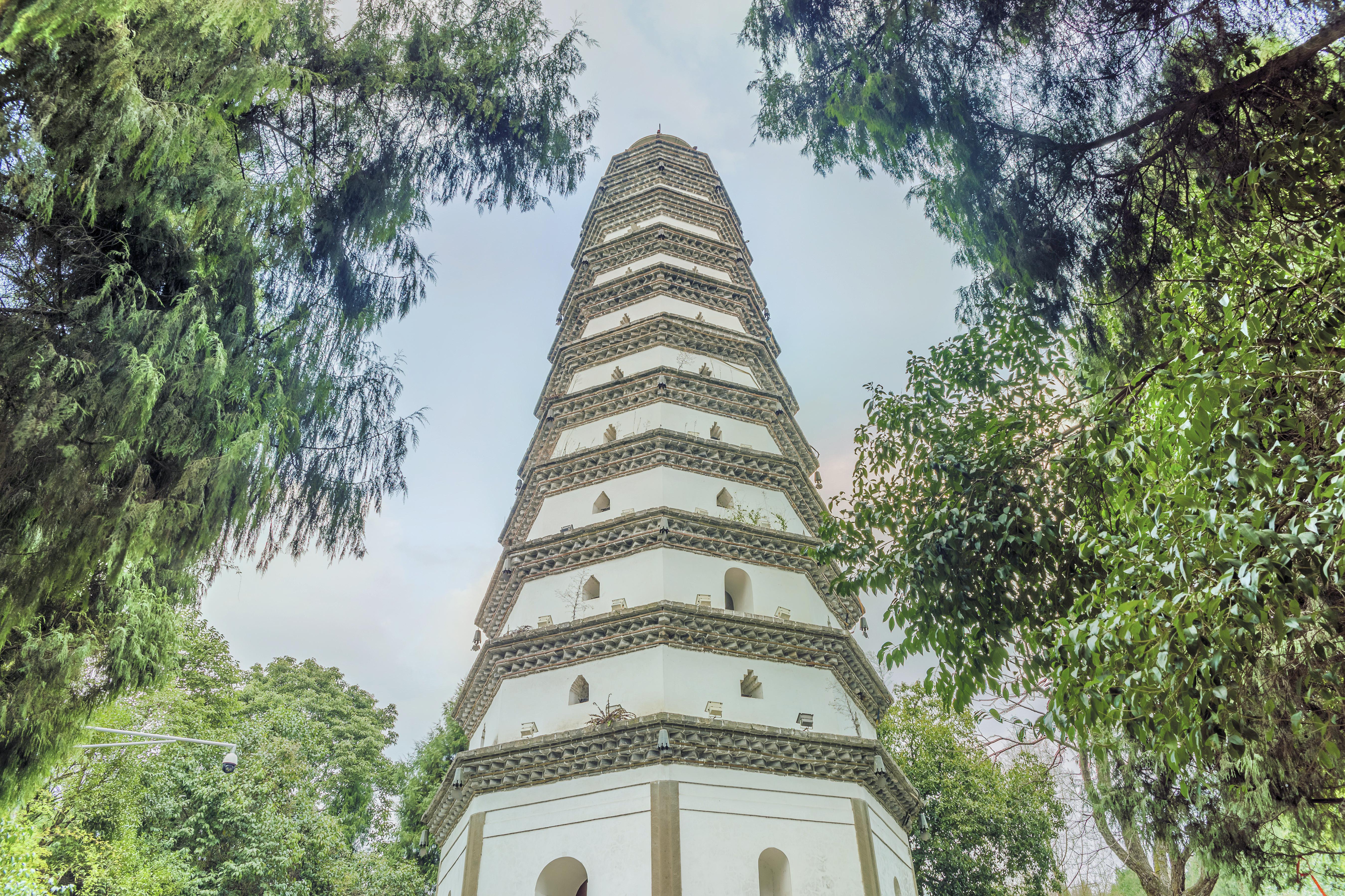 阆中白塔