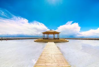 青海青海湖二郎剑景区+茶卡盐湖+日月山+青海倒淌河景区一日游【看青海湖美景，不走回头路，领略更多精彩】