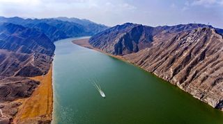 宁夏黄河大峡谷，举世无双108塔，南有都江堰北有青铜峡，滋养塞上江南，见证水利文化