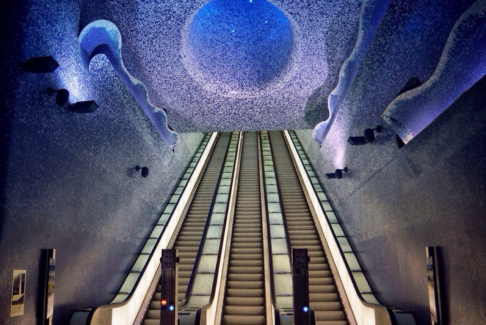 欧洲最梦幻的星空地铁站。