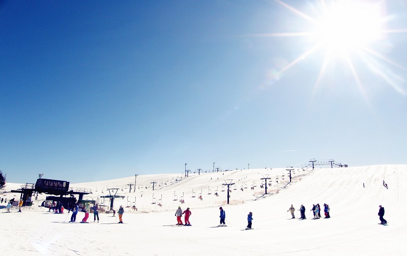 红崖峡谷滑雪场
