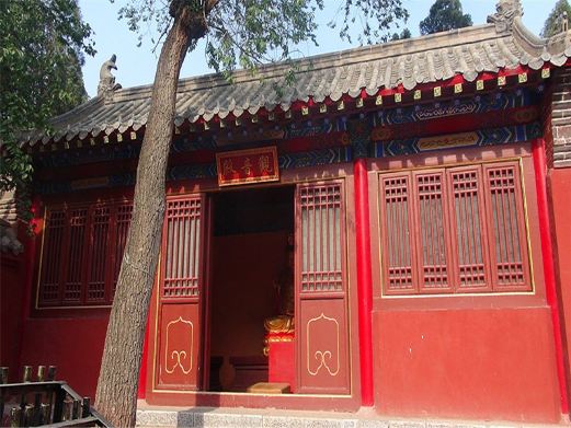黄石悬崖风景区