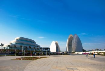 孙中山故居纪念馆+大剧院+渔女+石景山+港珠澳大桥游一日活动【孙中山故居纪念馆+罗西尼+珠海大剧院+珠海渔女+石景山+港珠澳大桥游一日游[无购物含中餐]】