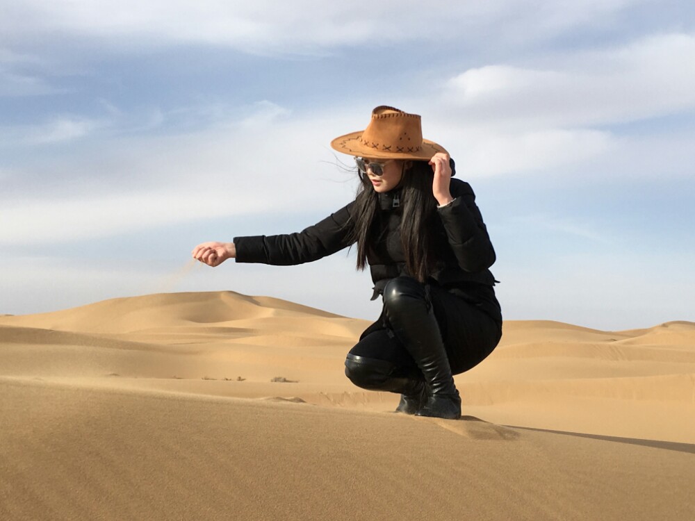 一个人 一首诗 一粒沙行走腾格里沙漠