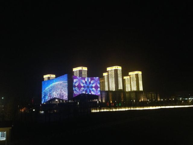 Xuanwu Lake