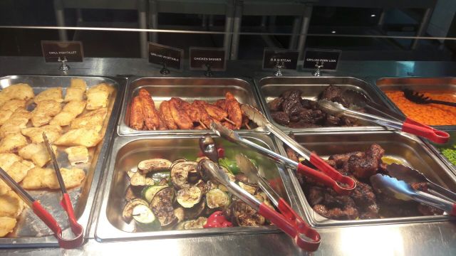 East & West Family Restaurant餐厅图片