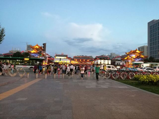 金馬碧雞坊