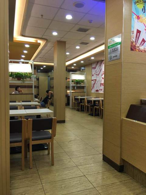 华莱士·全鸡汉堡(安陆紫金路店)餐厅图片