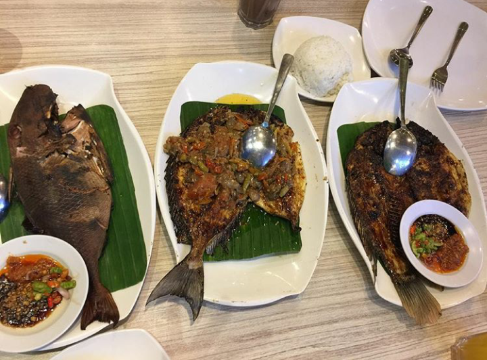 Daun Lada Galaxy Mall