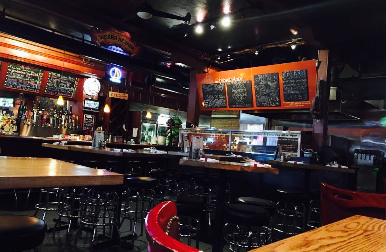 The Front Door Taphouse餐厅图片