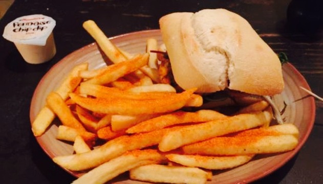 Nando's Flame Grilled Chicken餐厅图片