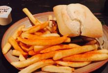 Nando's Flame Grilled Chicken美食图片