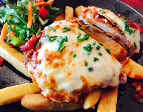 Hang Out Bar and Cafe餐厅图片