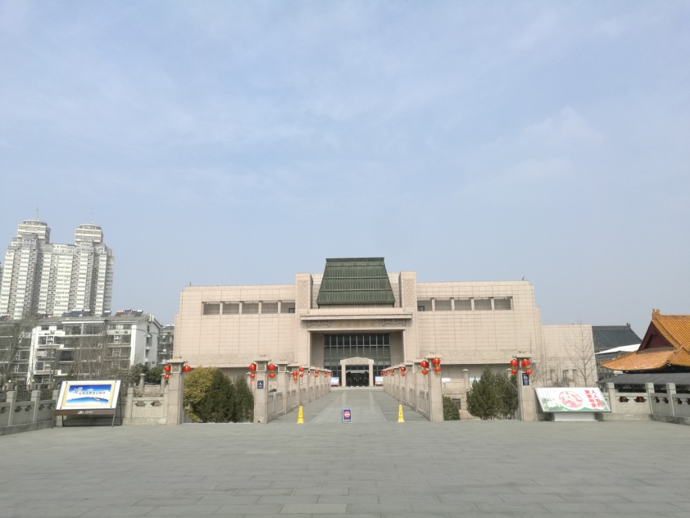 徐州博物馆门前的汉代采石场遗址