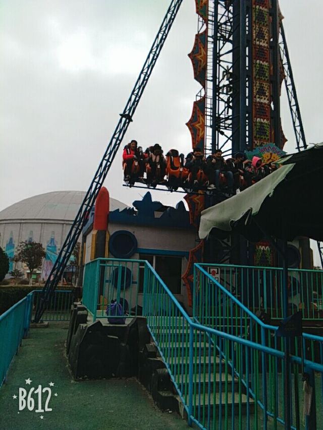 Quancheng Oulebao Menghuan Shijie - European-Themed Amusement Park