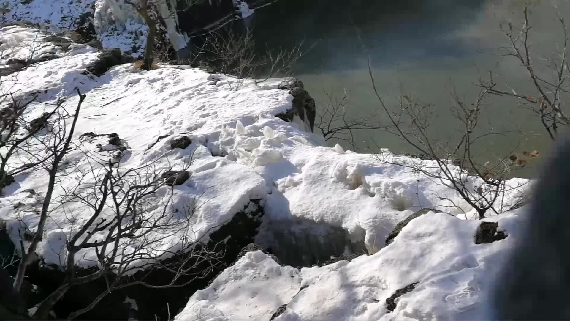 吊水楼冰瀑布视频