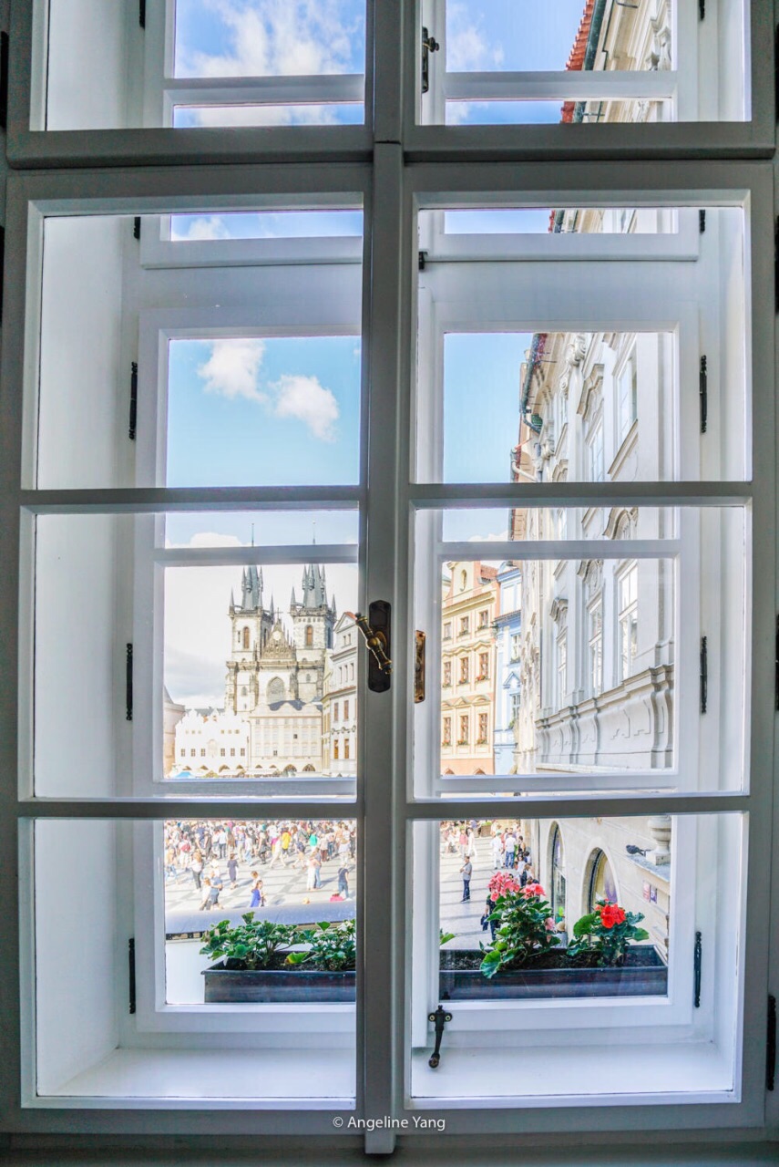 窗外的布拉格广场，一家看得到风景的酒店