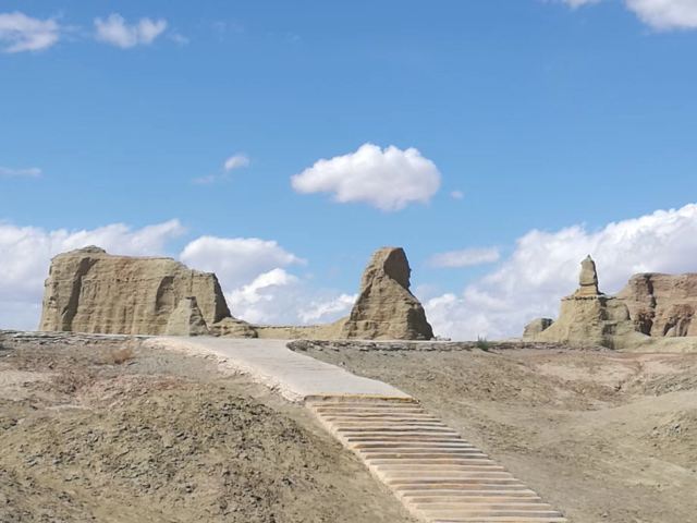 烏爾禾魔鬼城