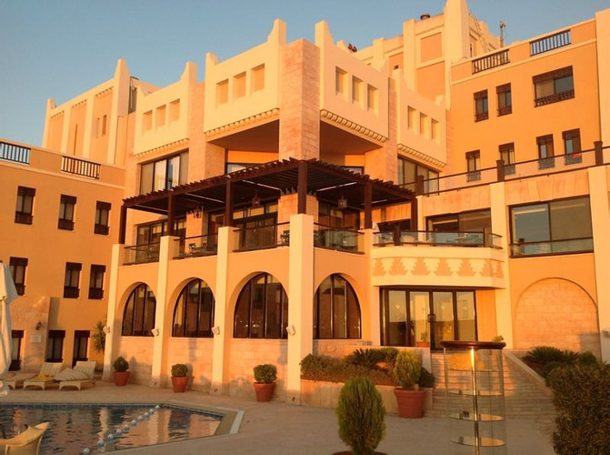 Petra Palace Hotel佩特拉宫殿酒店  酒店名字很奢华，但价位实惠。酒店位于佩特拉（P