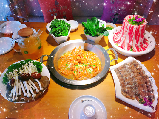 美丽的夜景与美食