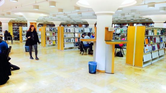 Metropolitan Ervin Szabó Library