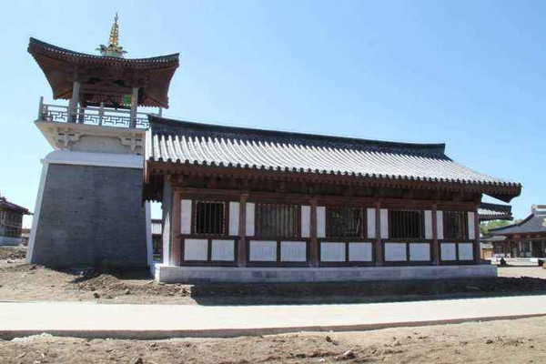 原来张北万佛寺在夕阳下这么美!永盛农庄据此100米,被佛光普照