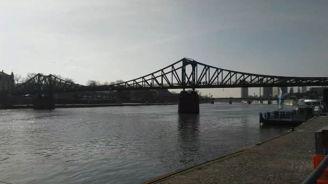 鐵橋