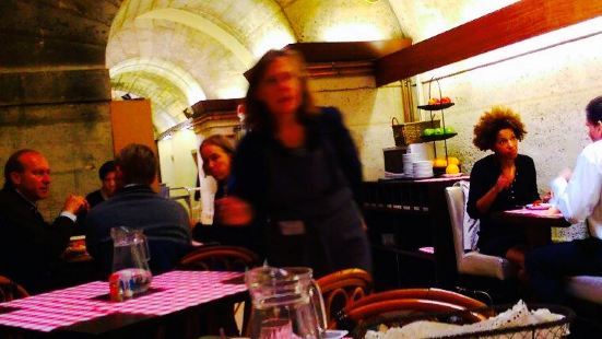 Le Paris London Reviews Food Drinks In Ile De France Paris