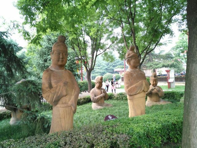 다탕푸룽위안(대당부용원)