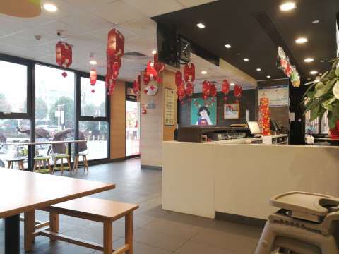 麦当劳(武汉名流城市广场得来速餐厅)