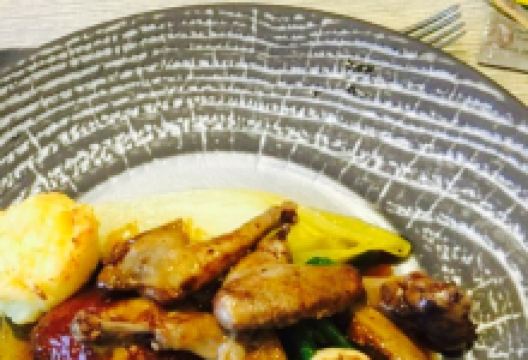 Au Pont Tournant美食图片