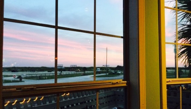 Islanders Restaurant and Bar