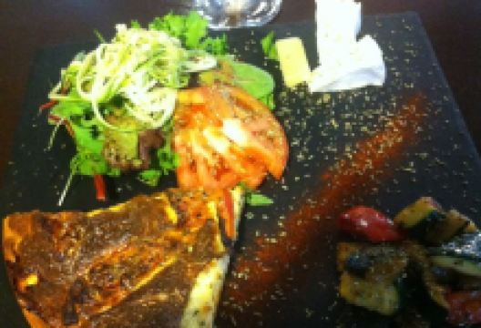 V and B美食图片