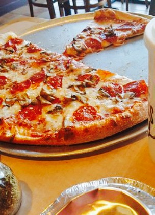 Three Brothers Italian Restaurant餐厅图片