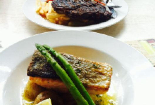 Tea Gardens Hotel Bistro美食图片