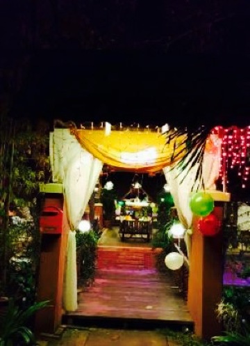 Embok Village Steamboat and Seafood