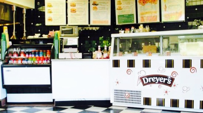 Phyllis' Giant Burgers