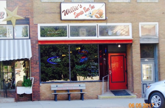 Willie's Sport Bar & Grill